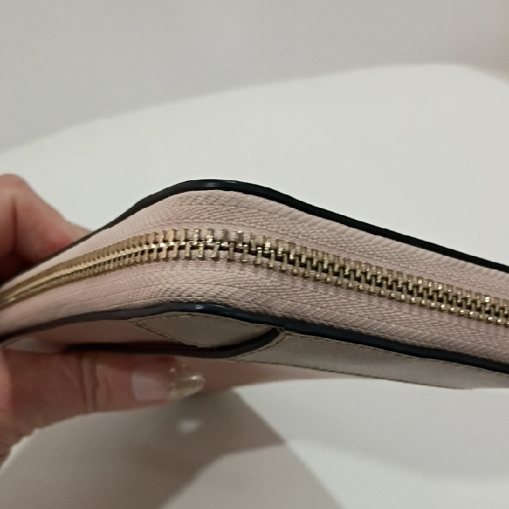 Kate Spade Pale Pink and Cream Saffiano Style Leather Zip-Around Wallet EUC - Picture 4 of 8